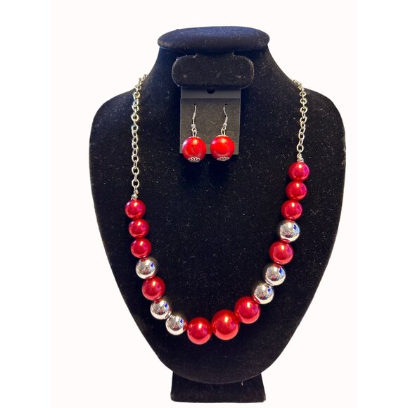Paparazzi black Necklace w/matching Earrings &  Red &  Silver Necklace w Red ear - Picture 2 of 7